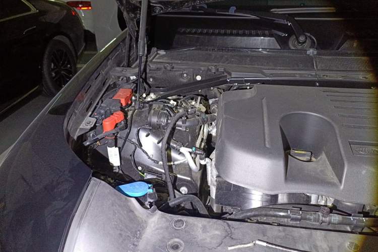 Used Land Rover Defender 2024 110 3.0T P400 X-DYNAMIC HSE Engine Bay Right
