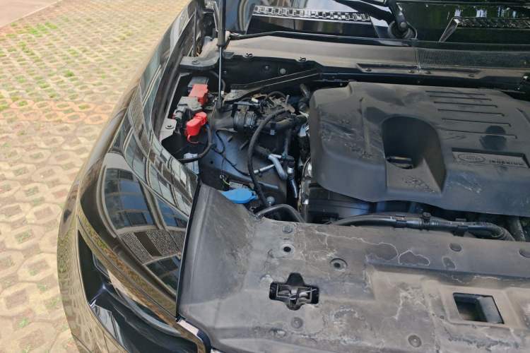 Used Land Rover Defender 2024 110 3.0T P400 XS Engine Bay Right
