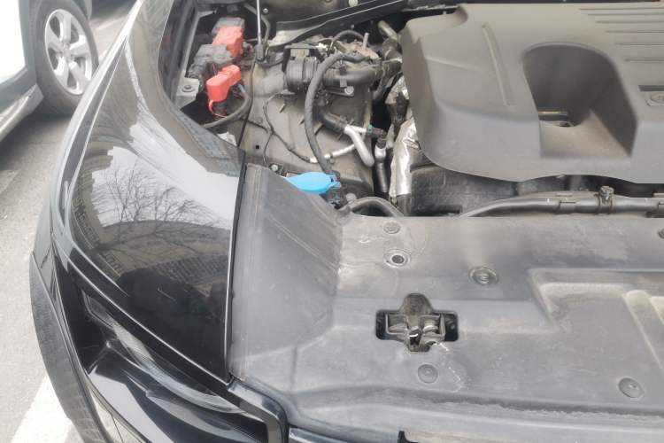 Used Land Rover Defender 2024 110 3.0T P400 Dark Edition Engine Bay Right