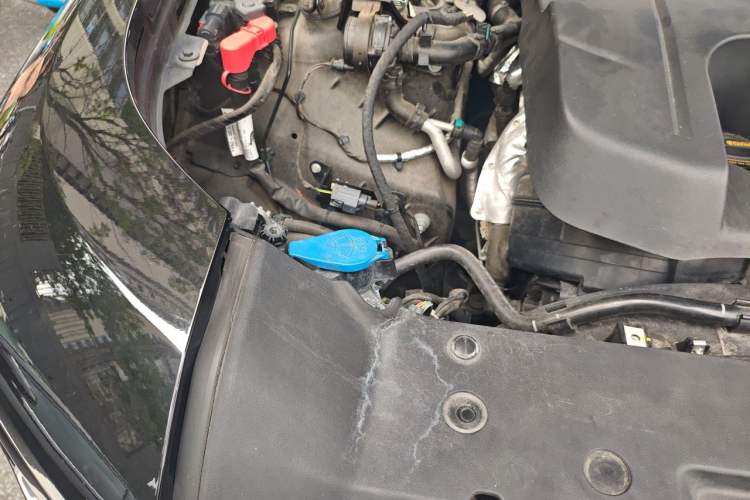 Used Land Rover Defender 2024 110 3.0T P400 Dark Edition Engine Bay Right