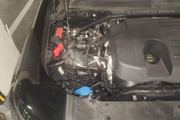 Used Land Rover Defender 2024 110 3.0T P400 Dark Edition Engine Bay Right