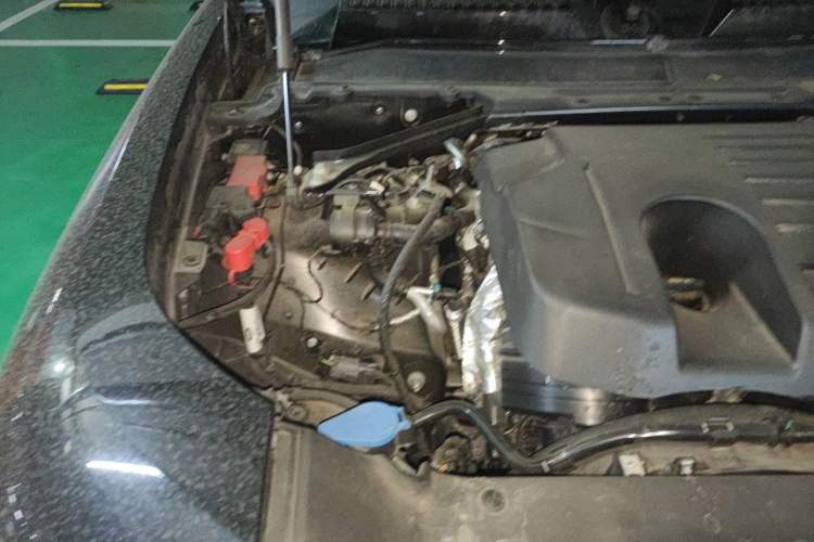 Used Land Rover Defender 2024 110 3.0T P400 X-DYNAMIC HSE Engine Bay Right