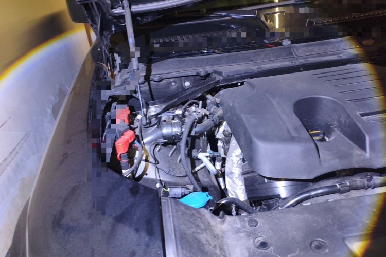 Used Land Rover Defender 2024 110 3.0T P400 X-DYNAMIC HSE Engine Bay Right