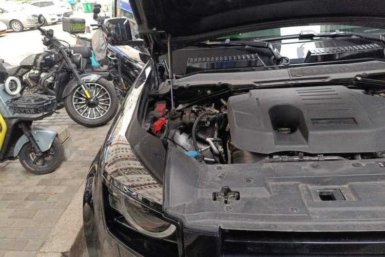 Used Land Rover Defender 2024 110 3.0T P400 X-DYNAMIC HSE Engine Bay Right