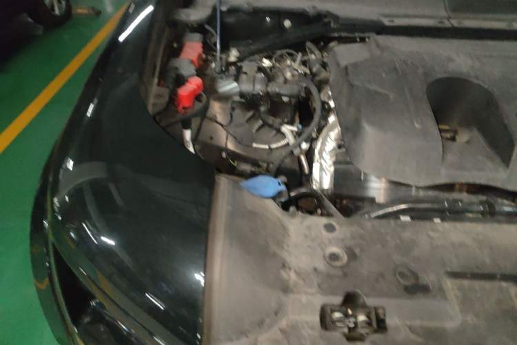 Used Land Rover Defender 2024 110 3.0T P400 X-DYNAMIC HSE Engine Bay Right
