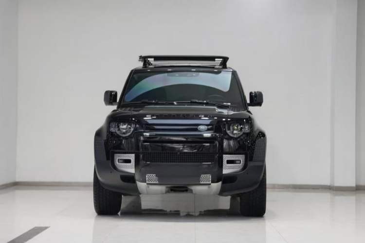 Used Land Rover Defender 2024 110 3.0T P400 Dark Edition Exterior 1