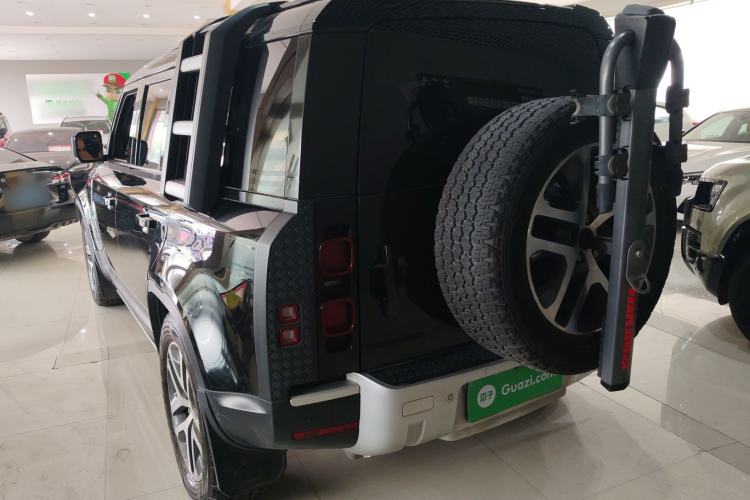 Used Land Rover Defender 2024 110 3.0T P400 Dark Edition Exterior 2