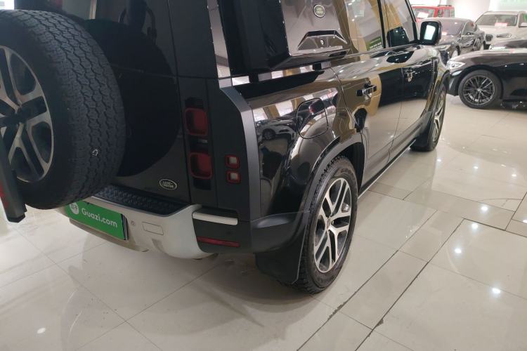 Used Land Rover Defender 2024 110 3.0T P400 Dark Edition Exterior 3