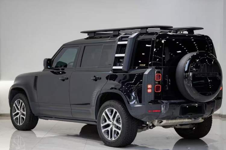 Used Land Rover Defender 2024 110 3.0T P400 Dark Edition Exterior 3