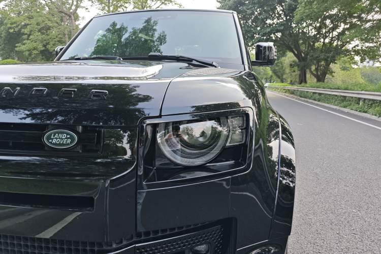 Used Land Rover Defender 2024 90 3.0T P400 HSE Exterior 4