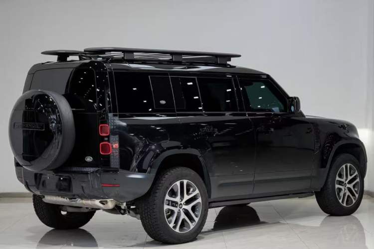 Used Land Rover Defender 2024 110 3.0T P400 Dark Edition Exterior 5