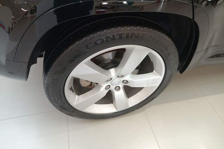 Used Land Rover Defender 2024 110 3.0T P400 XS Exterior 8