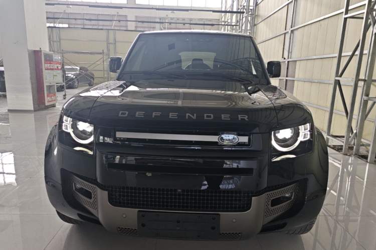 Used Land Rover Defender 2024 110 3.0T P400 X-DYNAMIC HSE Front