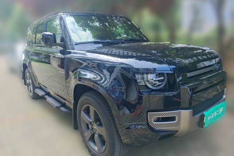 Used Land Rover Defender 2024 110 3.0T P400 XS Front Right 45 Deg