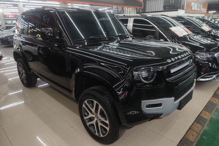 Used Land Rover Defender 2024 110 3.0T P400 XS Front Right 45 Deg
