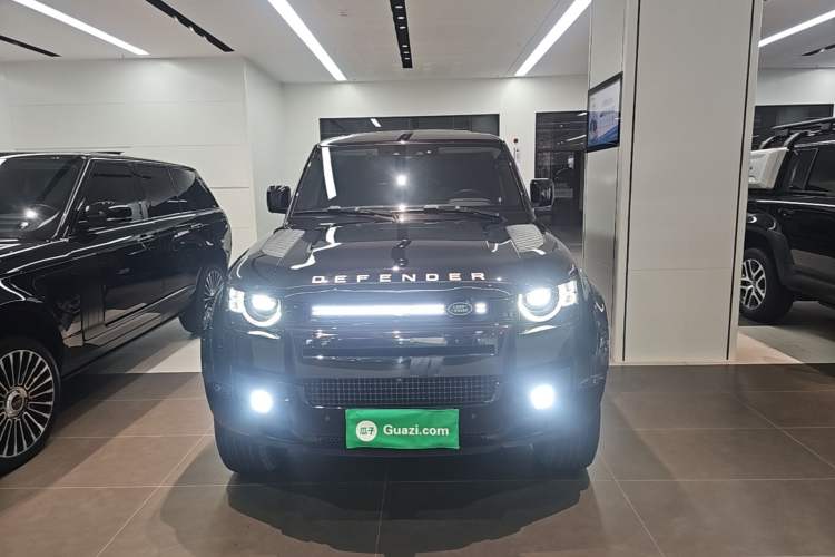 Used Land Rover Defender 2024 90 3.0T P400 HSE Front