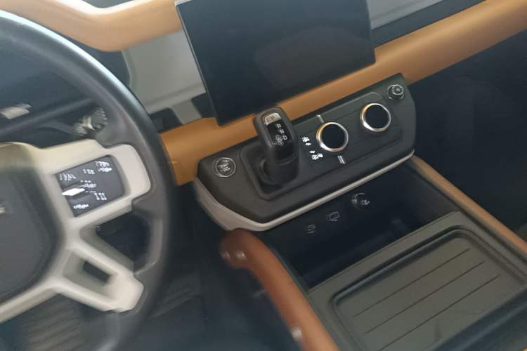 Used Land Rover Defender 2024 110 3.0T P400 X-DYNAMIC HSE Gear Lever