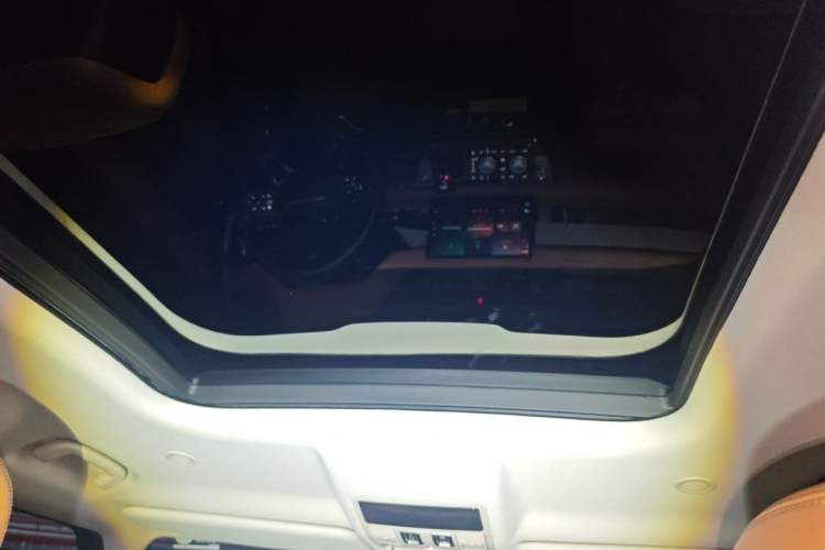 Used Land Rover Defender 2024 110 3.0T P400 Dark Edition Headliner