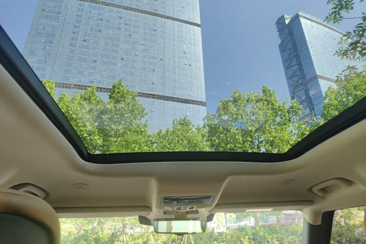 Used Land Rover Defender 2024 110 3.0T P400 Dark Edition Headliner