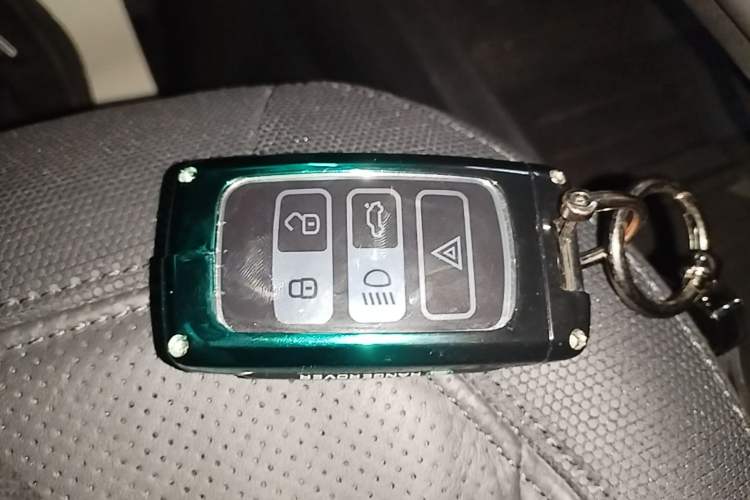 Used Land Rover Defender 2024 110 3.0T P400 X-DYNAMIC HSE Interior 1