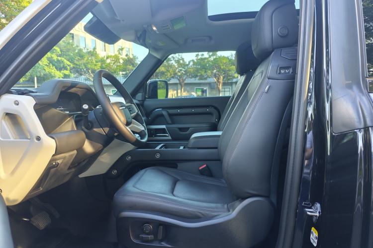 Used Land Rover Defender 2024 90 3.0T P400 HSE Interior 1