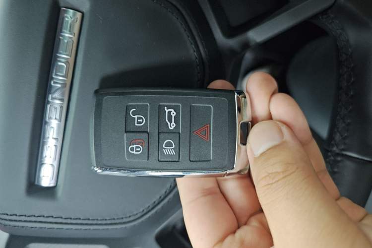 Used Land Rover Defender 2024 110 3.0T P400 X-DYNAMIC HSE Interior 1