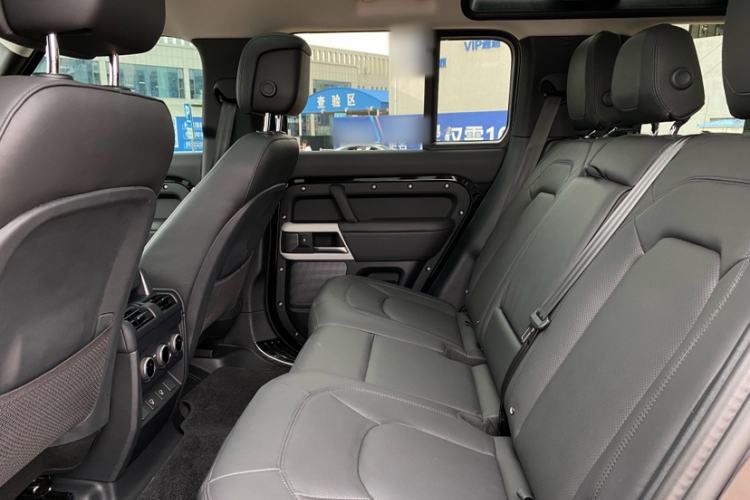 Used Land Rover Defender 2024 110 3.0T P400 XS Interior 1