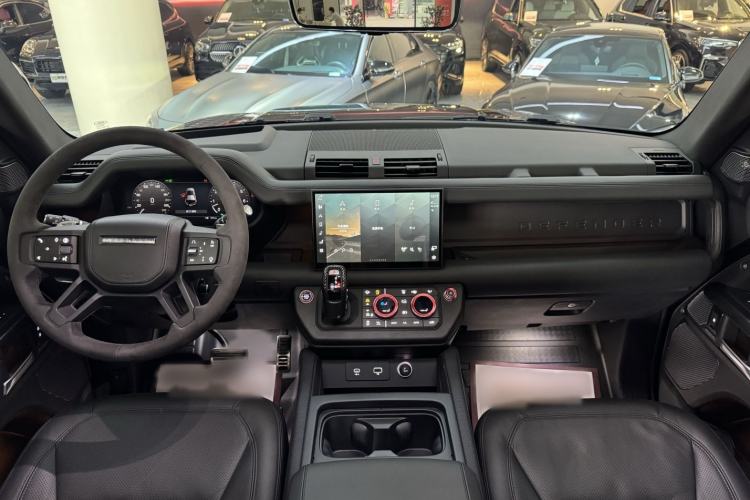 Used Land Rover Defender 2024 110 5.0T V8 Interior 1