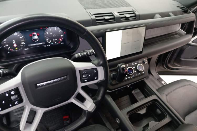 Used Land Rover Defender 2024 110 3.0T P400 XS Interior 2