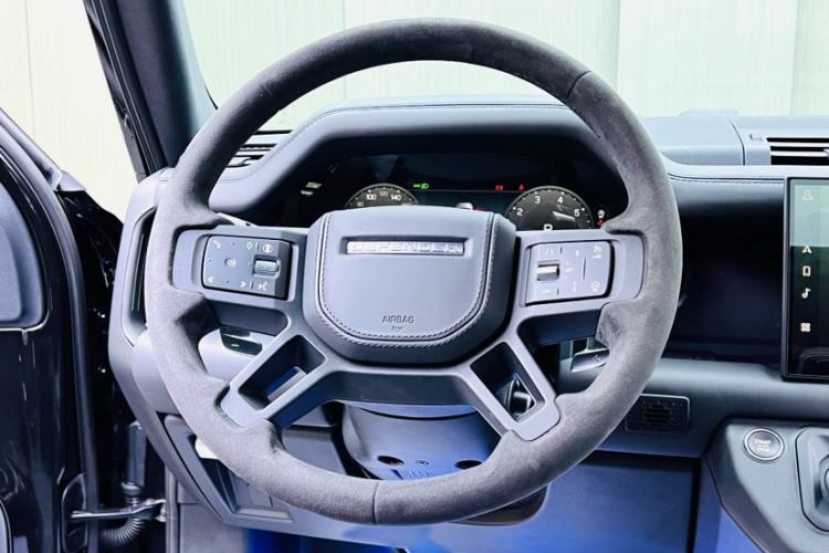 Used Land Rover Defender 2024 110 5.0T V8 Interior 3