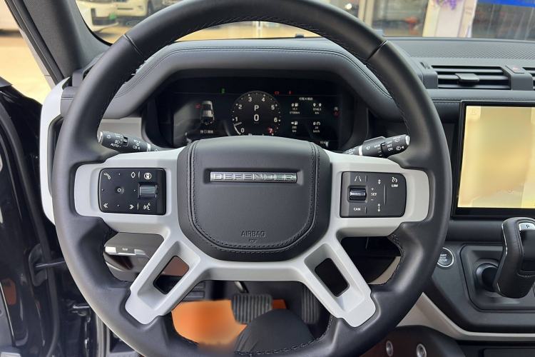 Used Land Rover Defender 2024 110 3.0T P400 X-DYNAMIC HSE Interior 3