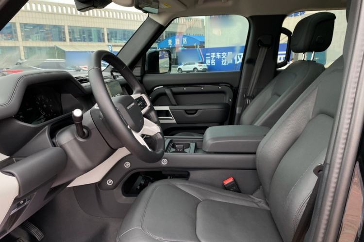 Used Land Rover Defender 2024 110 3.0T P400 XS Interior 3