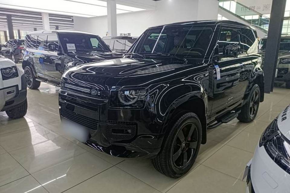 Land Rover Defender 2024