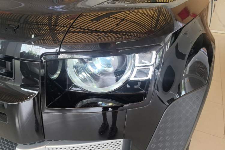 Used Land Rover Defender 2024 110 3.0T P400 Dark Edition Left Front Headlight