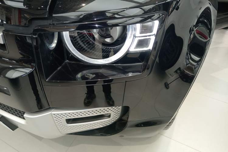 Used Land Rover Defender 2024 110 3.0T P400 XS Left Front Headlight