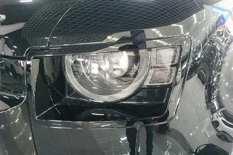 Used Land Rover Defender 2024 110 3.0T P400 X-DYNAMIC HSE Left Front Headlight