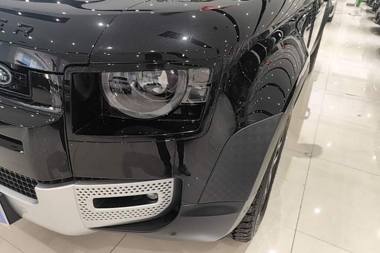 Used Land Rover Defender 2024 110 3.0T P400 Dark Edition Left Front Headlight
