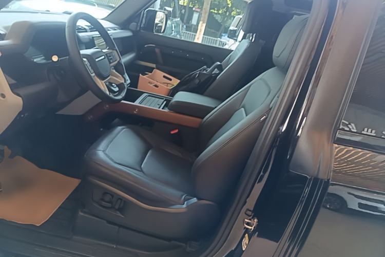 Used Land Rover Defender 2024 90 3.0T P400 HSE Left Front Seat