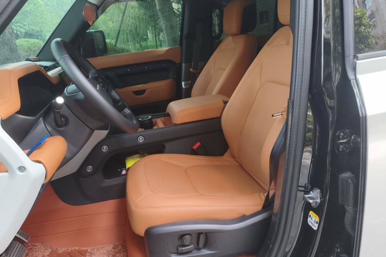 Used Land Rover Defender 2024 110 3.0T P400 Dark Edition Left Front Seat