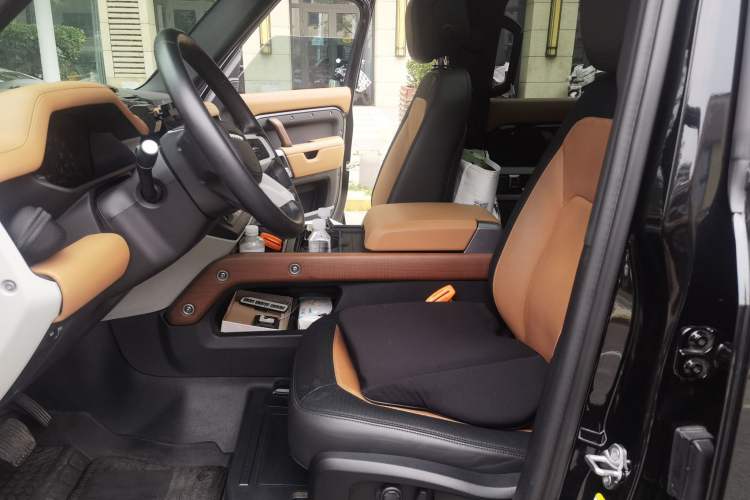 Used Land Rover Defender 2024 110 3.0T P400 X-DYNAMIC HSE Left Front Seat
