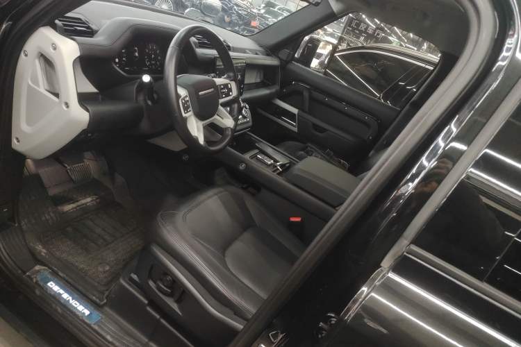 Used Land Rover Defender 2024 110 3.0T P400 XS Left Front Seat