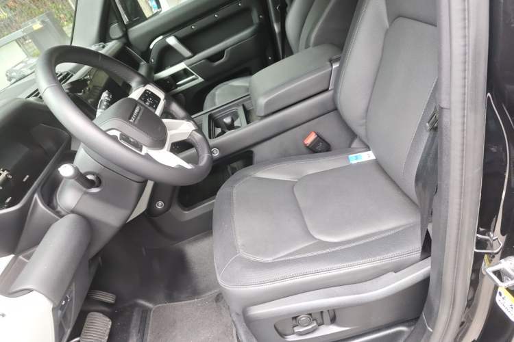 Used Land Rover Defender 2024 110 3.0T P400 X-DYNAMIC HSE Left Front Seat