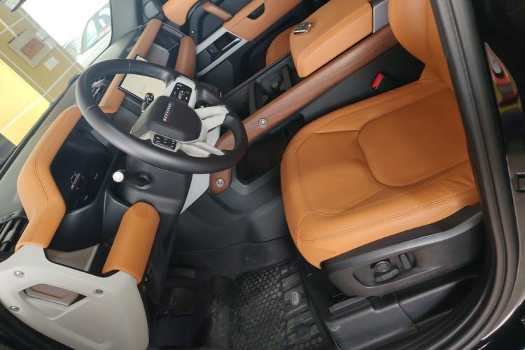 Used Land Rover Defender 2024 110 3.0T P400 Dark Edition Left Front Seat