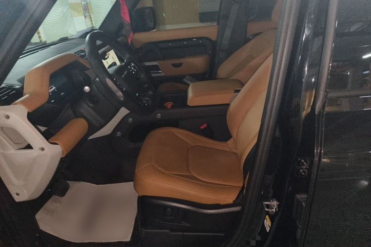 Used Land Rover Defender 2024 110 3.0T P400 Dark Edition Left Front Seat