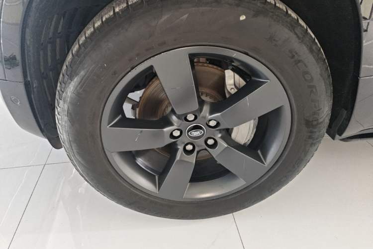 Used Land Rover Defender 2024 110 3.0T P400 X-DYNAMIC HSE Left Front Wheel Hub
