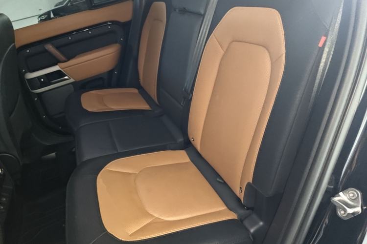 Used Land Rover Defender 2024 110 3.0T P400 X-DYNAMIC HSE Left Rear Seat