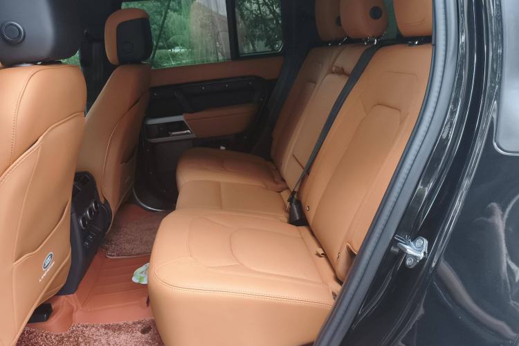 Used Land Rover Defender 2024 110 3.0T P400 Dark Edition Left Rear Seat