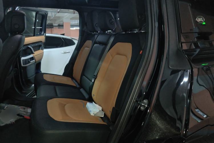 Used Land Rover Defender 2024 110 3.0T P400 X-DYNAMIC HSE Left Rear Seat