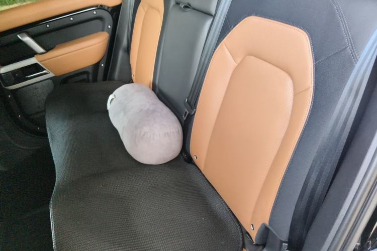 Used Land Rover Defender 2024 110 3.0T P400 X-DYNAMIC HSE Left Rear Seat