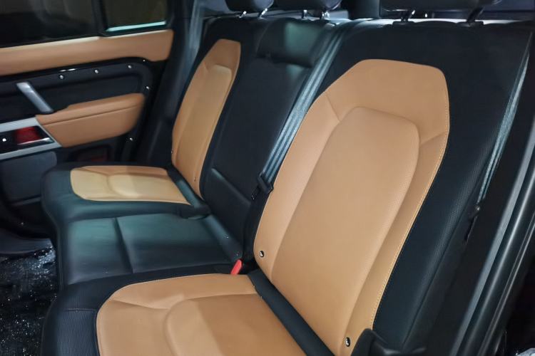 Used Land Rover Defender 2024 110 3.0T P400 X-DYNAMIC HSE Left Rear Seat
